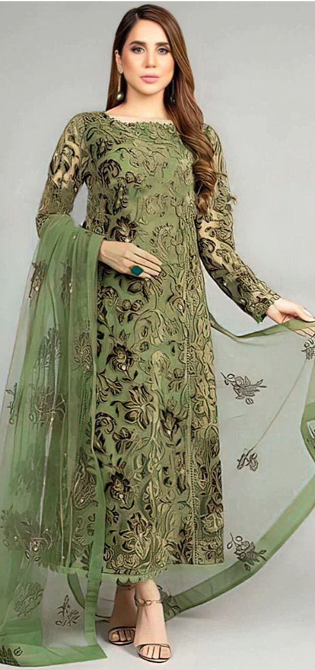 Luxury Dhanak 3 Piece Embroidered