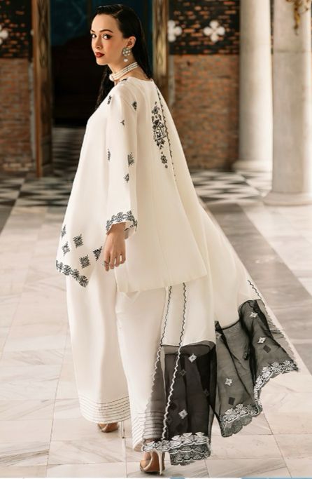 Fine Quality Lawn 3Pc Embroidered