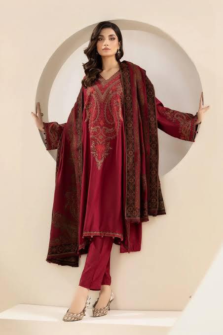 Lawn 3 Piece Suit Embroidered